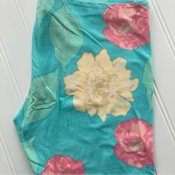 NWT LulaRoe OS Leggings blue floral big flowers Women’s One Size New LLR NEW - Picture 2 of 3